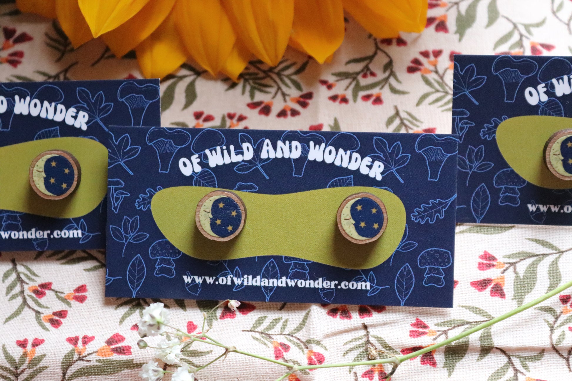 Moon wooden stud earrings - Of Wild and Wonder